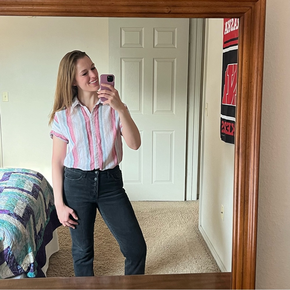 beachlunchlounge Short Sleeve Button-Up Blouse